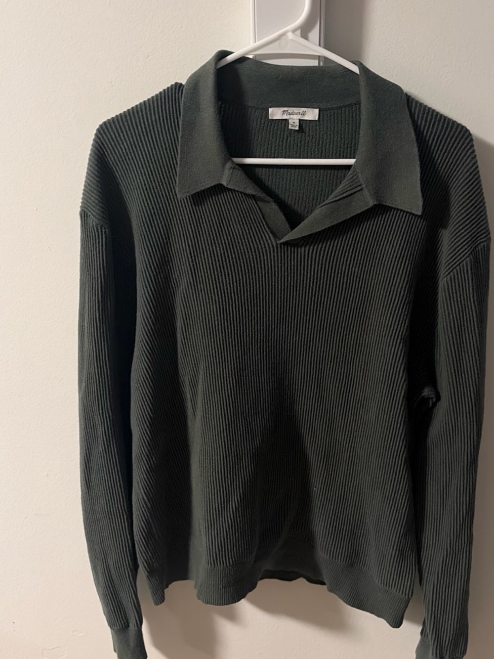 Madewell Ribbed V-Neck Sweater in Dark Green